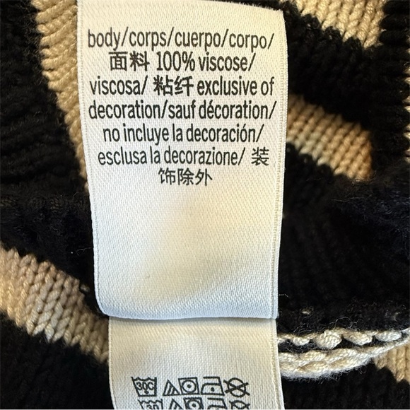 Victoria’s Secret PINK Cropped Long Sleeve Sweater Size XS - Picture 4 of 4